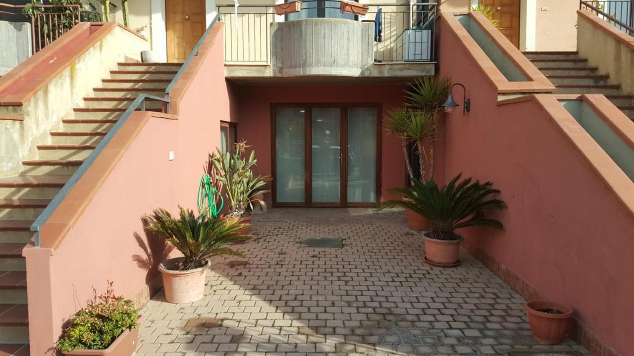 Il Loto Apartment Caltagirone Luaran gambar